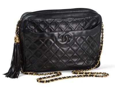 chanel black quilted lambskin cross body bag