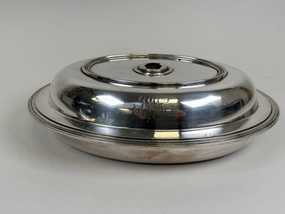ELKINGTON. Légumier couvert de forme ovale en métal argenté,… - Photo 1