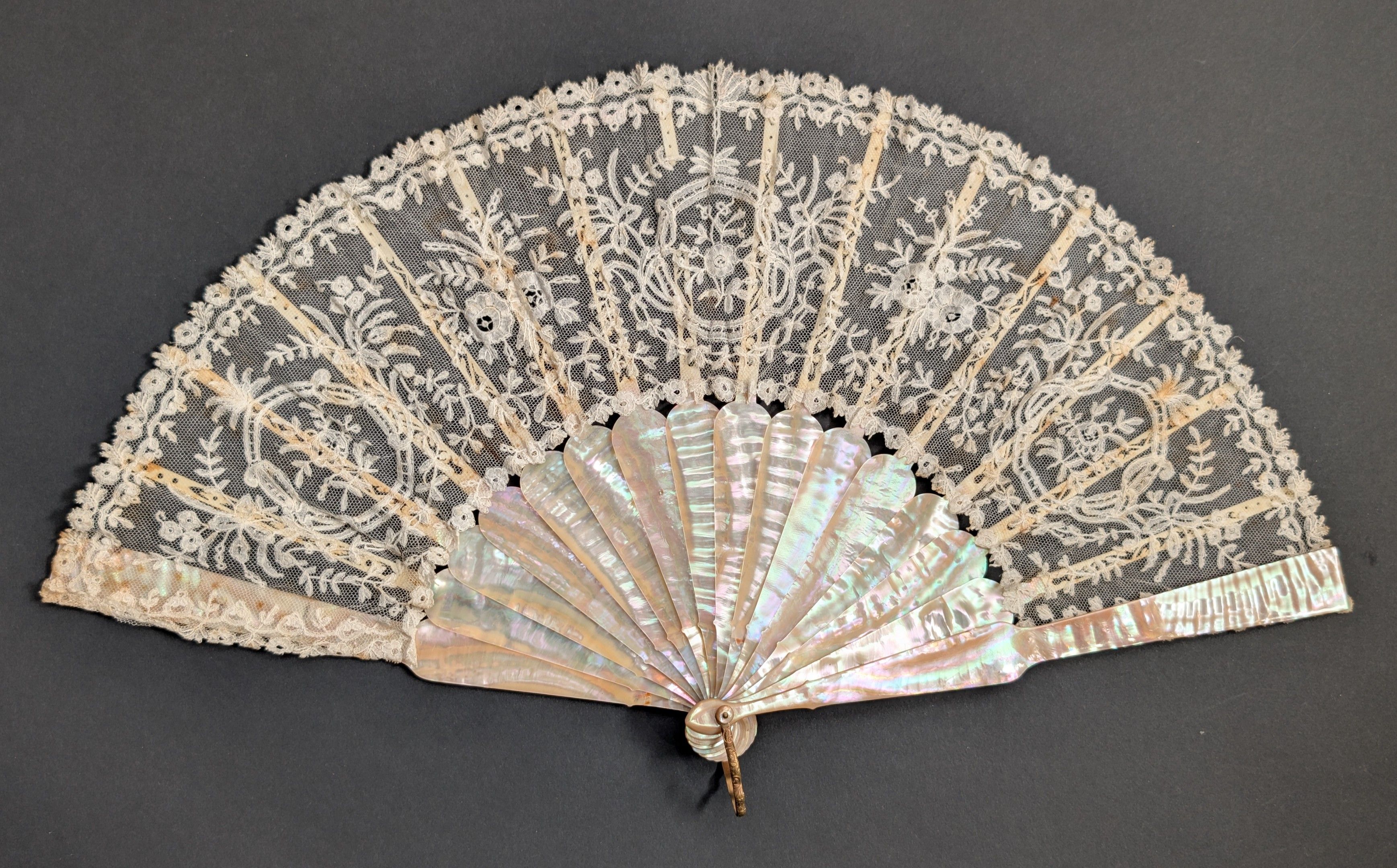 Objets d'art & Curiosités