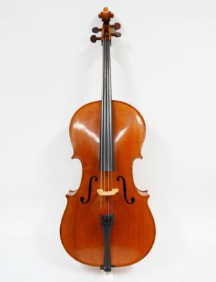 un vieux violon assis sur une surface blanche avec un fond blanc