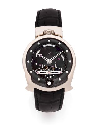 une image représentant une montre noire et dorée sur fond blanc