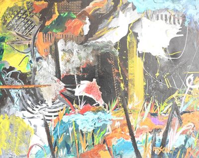 un tableau accroché au mur d'un immeuble