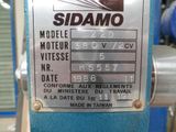 une étiquette sur le côté d'une machine qui indique sidamo