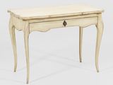 l'image d'une petite table avec un tiroir