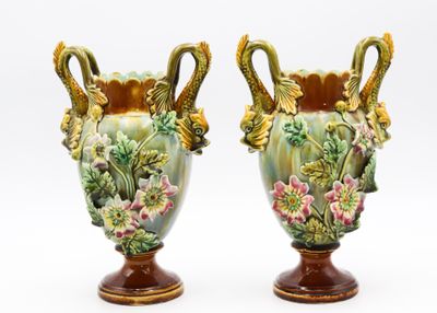 DE BRUYN - Fives Lille Paire de vases à anses en barbotine é…