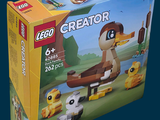 une boîte de Lego sur laquelle figure l'image d'un oiseau