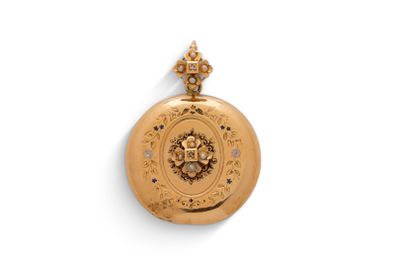une image représentant une montre de poche en or ornée d'une couronne