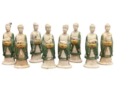 CHINE, période Ming Suite de huit personnages en terre cuite… - Photo 1