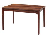 une image d'une table en bois sur fond blanc