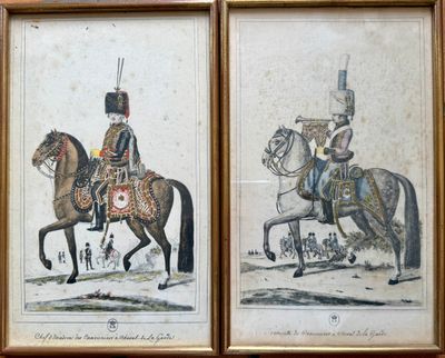 deux photos encadrées représentant des hommes en uniforme à cheval et un homme à cheval