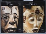 deux livres posés sur une table