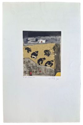 une image représentant des vaches dans un champ, avec une grange en arrière-plan