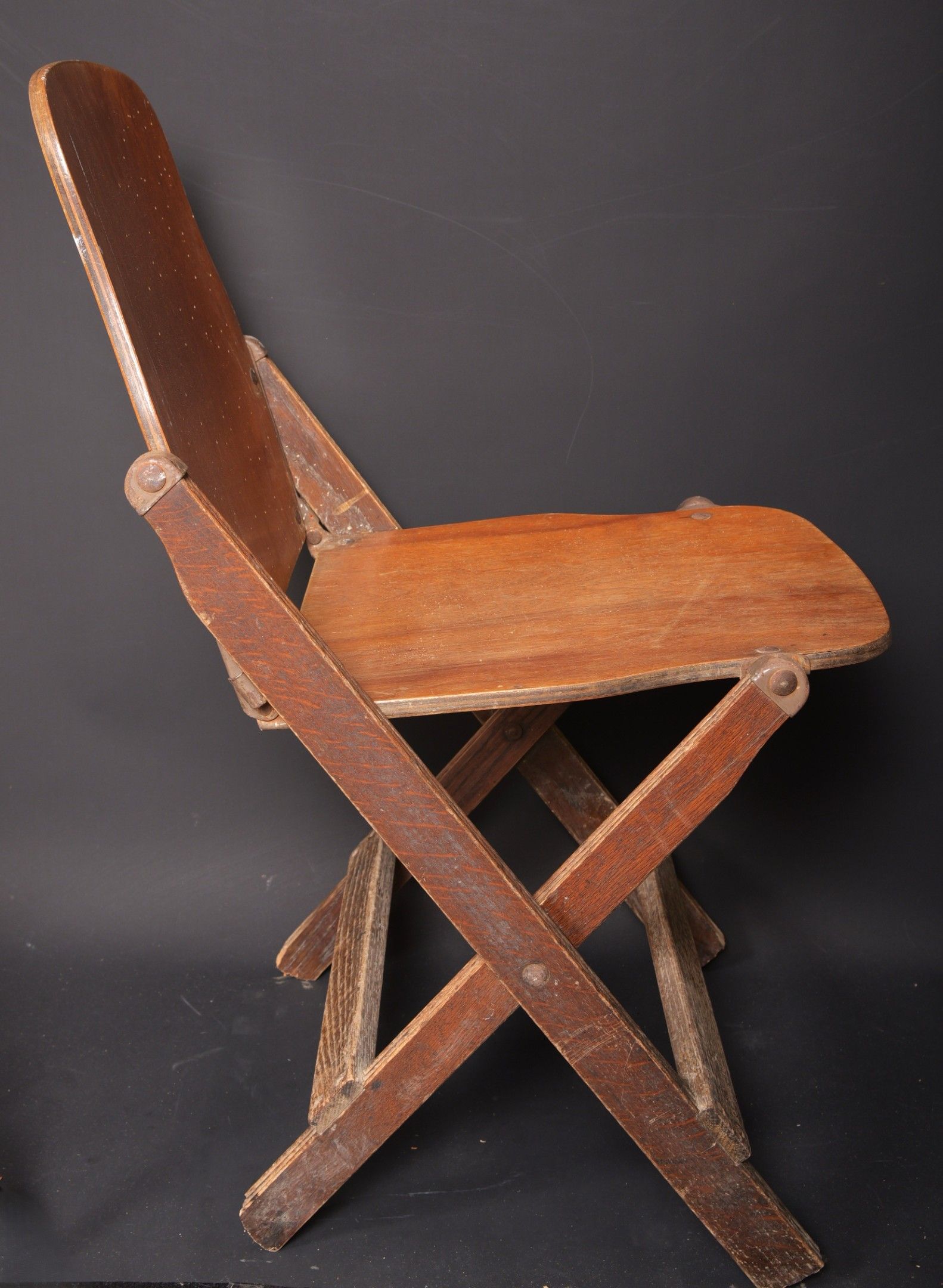 Chaise pliante US. En bois. Modele pliant.