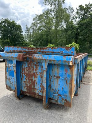 SUR DESIGNATION : Benne à déchets THIEVEN avec crochet ampli…