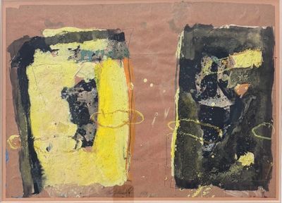 deux œuvres d'art posées sur une table
