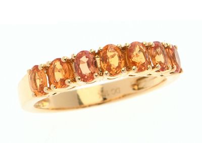 BAGUE jarretière en or jaune 750 °/°° ornée de sept saphirs …