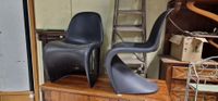 Verner Panton pour VITRA, deux chaises en plastique thermomo…