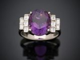 une bague en améthorate et diamants