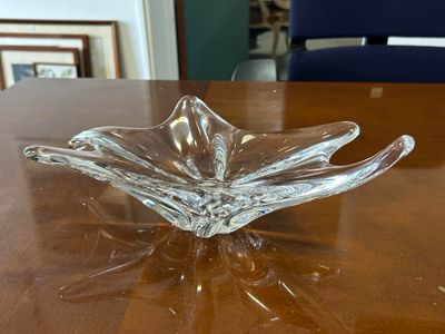 BACCARAT Coupe en cristal moulé, Long.