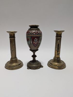 Paire de BOUGEOIRS en laiton à poussette.