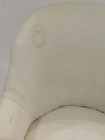 Fauteuil genre "crapaud", garni de tissu blanc (taché), styl… (photo 3)