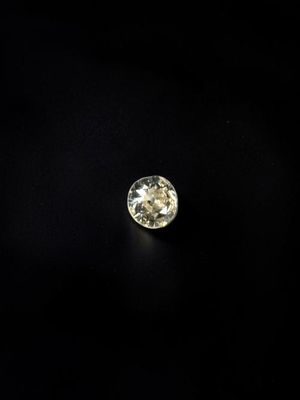 a white diamond on a black background