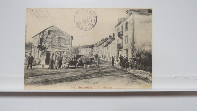 Vieilleville : Grande Rue (AAA 145). Petits défauts. Carte rare !...