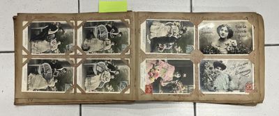 un vieux livre contenant de nombreuses photos de personnes