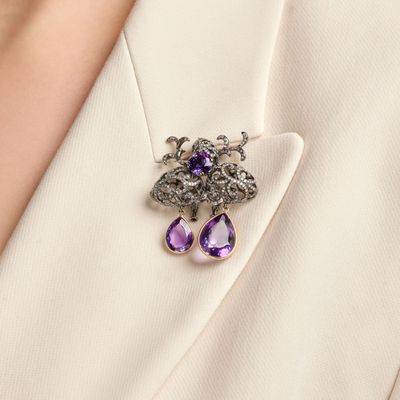 Broche Fleur Stylisee Diamants Amethystes