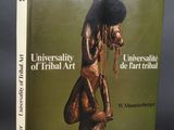 l'image d'un livre sur lequel figure la photo d'une femme