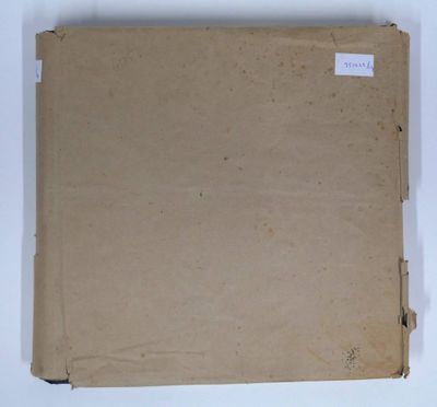 Album de cartes postales anciennes, majoritairement Paris (X…