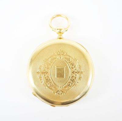 une image représentant une montre de poche en or sur laquelle figure un blason