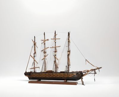 Maquette d'une frégate quatre-mâts en bois, métal et tissu.