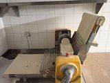 a machine that is sitting on a counter in a kitchen