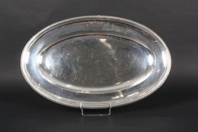 lot 124.6 - plat ovale en argent à décor de frise de rais de… - Photo 1