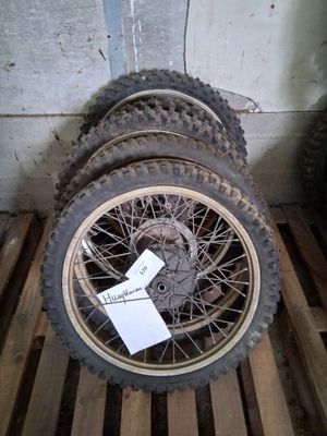 LOT de jantes HUSQVARNA 4 Ar et 1 Av