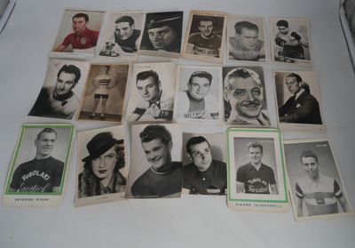 plusieurs vieilles photos en noir et blanc représentant des hommes en tenue de baseball