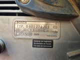 un gros plan d'un moteur exposé