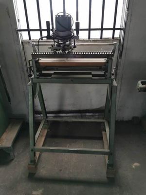 a machine that is sitting on a table in a room