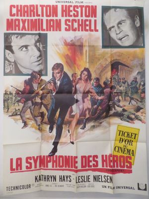 une vieille affiche de cinéma représentant un homme en costume et une femme en robe blanche