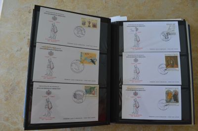 une image représentant un dossier orné de timbres