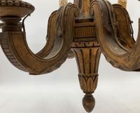 Lustre a six branches en bois sculpté doré de style Louis XV… (photo 3)