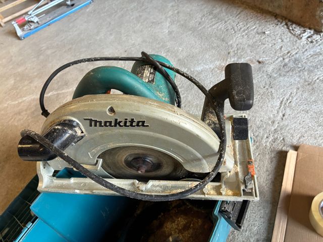 MAKITA – Scie circulaire 5903R Filaire. D : 235mm