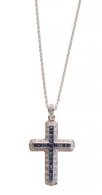 un pendentif en forme de croix en or blanc, serti de diamants noirs, monté sur une chaîne