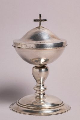 140. PROVINCE, 1798 1809, Ciboire en argent uni, l’intérieur…
