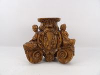 Pied de colonne en bois sculpté de 3 élégantes assises sur l… (photo 2)