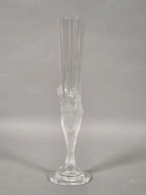 ERTE, Romain de Tirtoff dit. Vase ou flûte en verre moulé po…