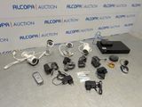 beaucoup d'appareils électroniques posés sur le sol