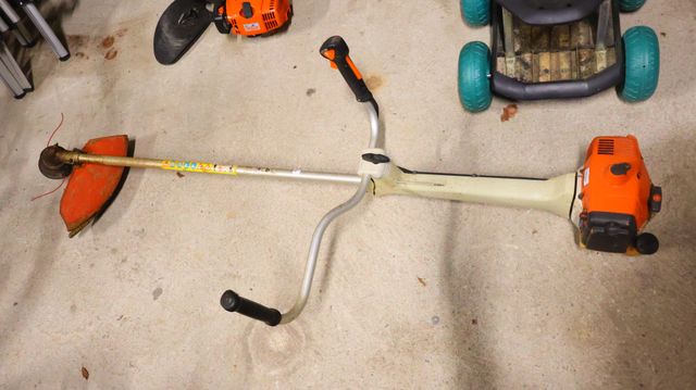 STHIL : débroussailleuse FS400 thermique (non testé)