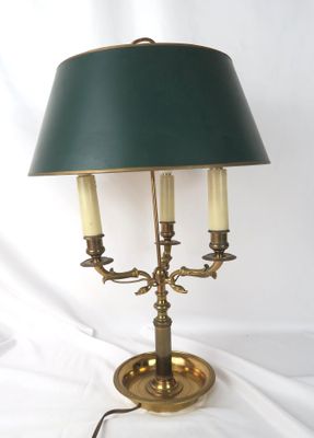lampe de table en laiton avec abat-jour vert et pied en laiton